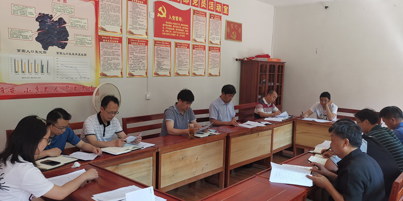 1619400996609243.jpg 5月9日,趙震海、韓平在翁定村聽取匯報_副本.jpg