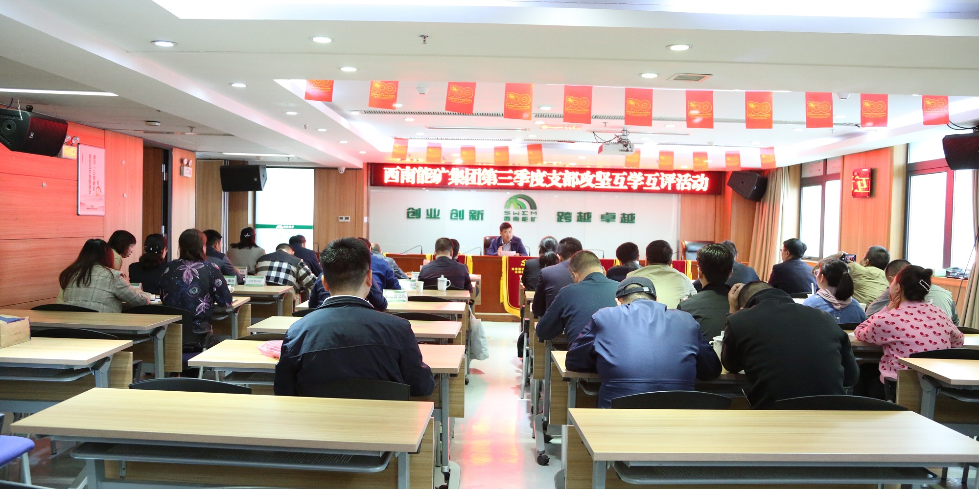 1634119356418836.jpg UR0A8896.JPG