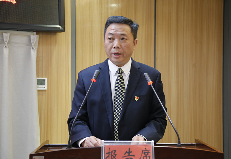 蹇明星作黨委工作報告.JPG