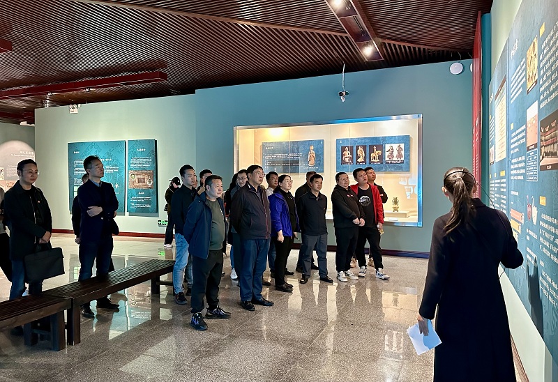 1701352150750981.jpg 參觀現(xiàn)場.jpg