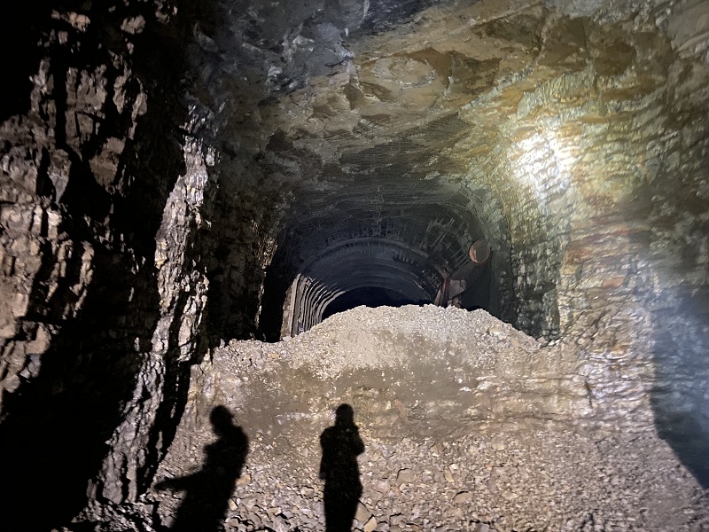 1703587021262694.jpg 運輸隧道貫通現場1.jpg