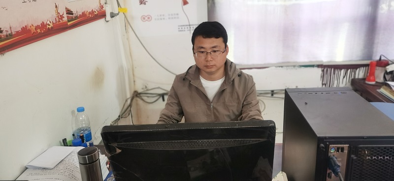 1747906348222812.jpg 董華松工作照.jpg